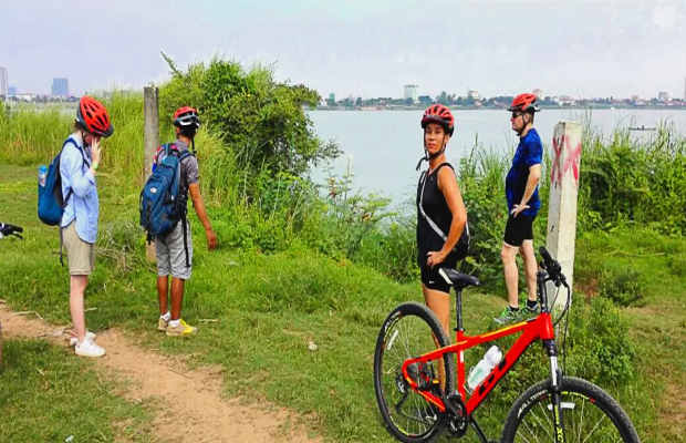 Phnom Penh Silk Islands half day guided Bike Tour